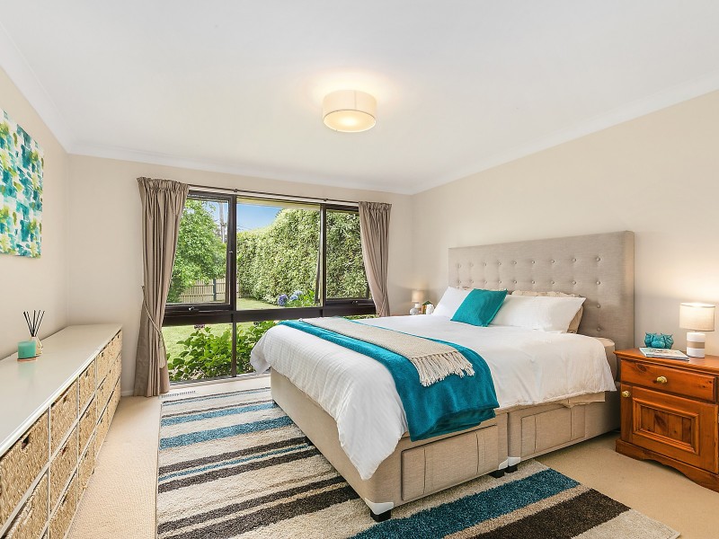 102 Henderson Road, Wentworth Falls NSW 2782