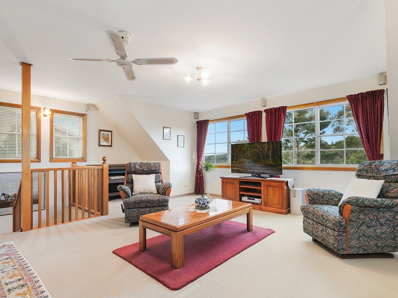 25 Glenview Road, Wentworth Falls NSW 2782
