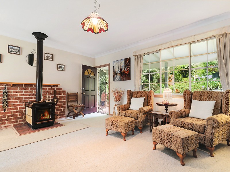 25 Glenview Road, Wentworth Falls NSW 2782