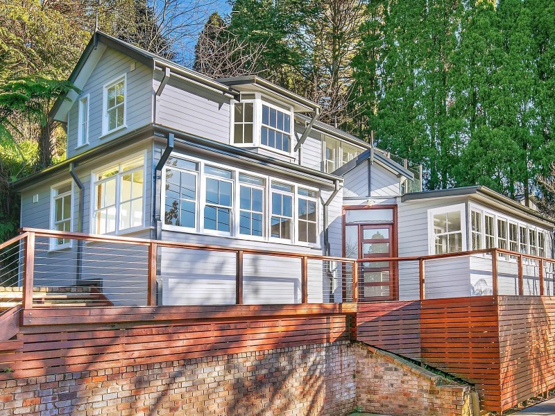 35 Blaxland Road, Wentworth Falls NSW 2782