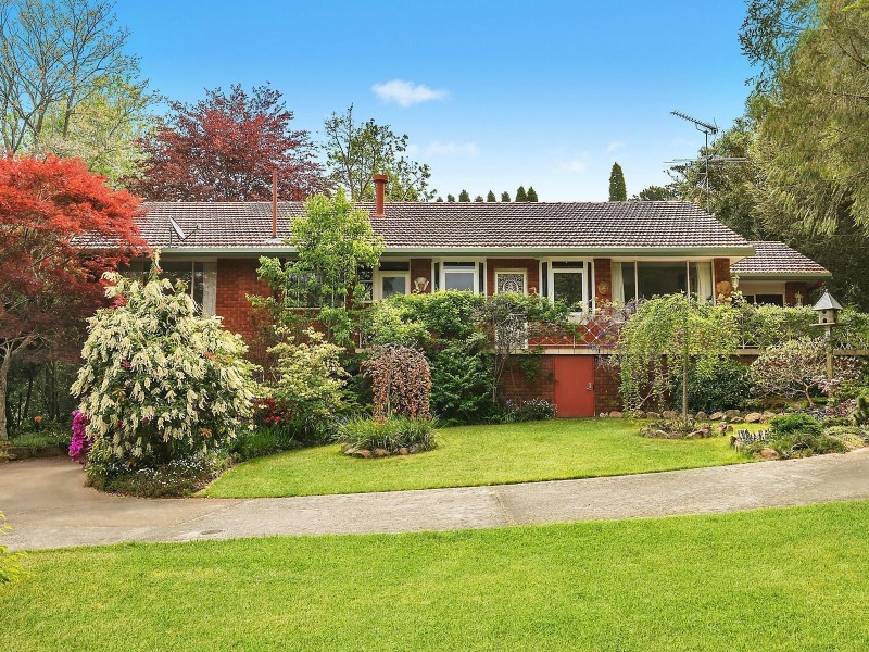 97 Blaxland Road, Wentworth Falls NSW 2782