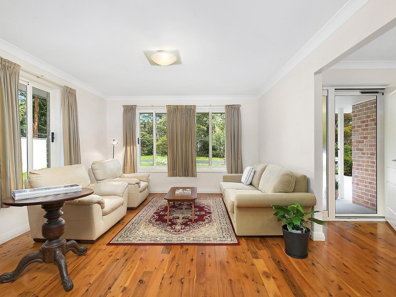 6 Daintrey Street, Wentworth Falls NSW 2782