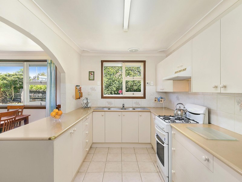 87 Great Western Highway, Woodford NSW 2778