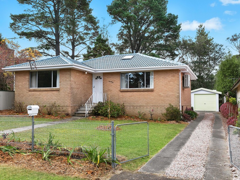 25 Parkes Street, Wentworth Falls NSW 2782