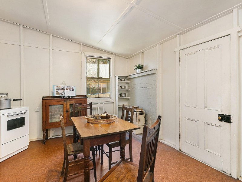 6 Bermuka Avenue, Wentworth Falls NSW 2782