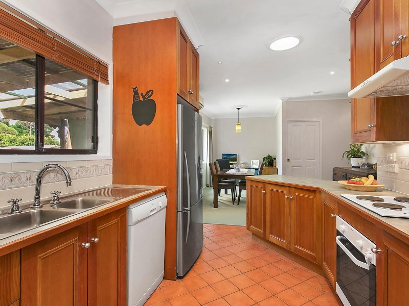 10 Maple Grove, Wentworth Falls NSW 2782