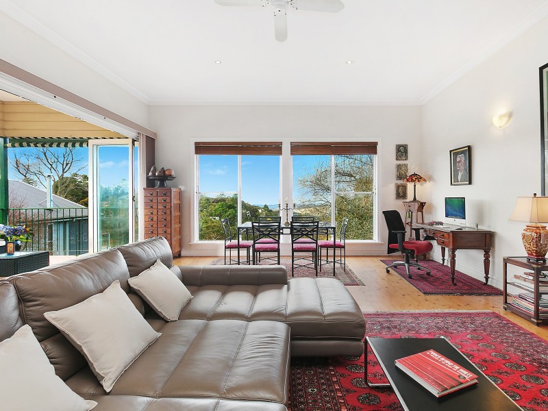 1 Bourne Street, Wentworth Falls NSW 2782