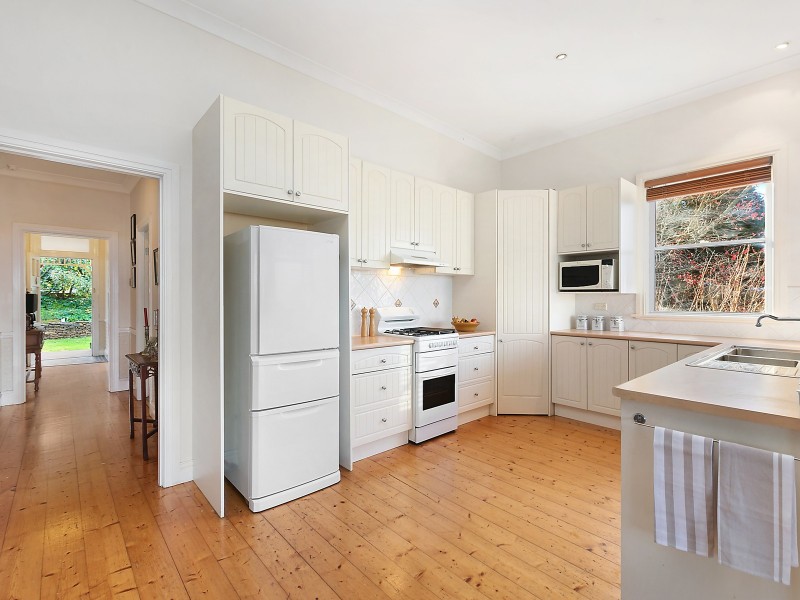 1 Bourne Street, Wentworth Falls NSW 2782