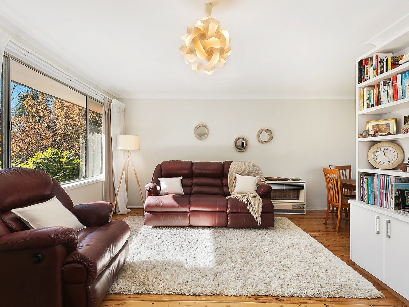 12 Pine Avenue, Wentworth Falls NSW 2782