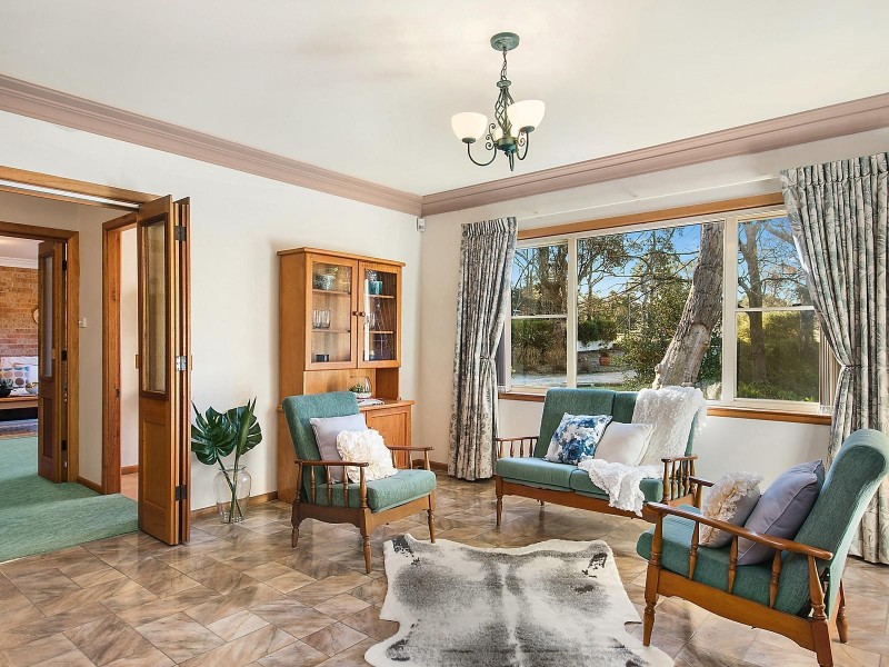 23A Toulon Avenue, Wentworth Falls NSW 2782