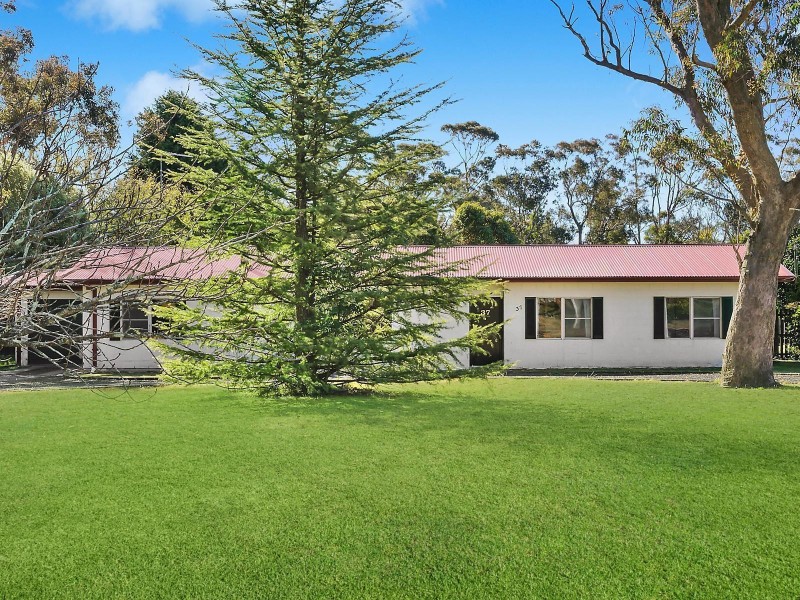 37 Pine Avenue, Wentworth Falls NSW 2782