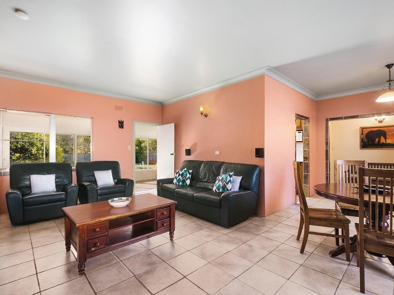 37 Pine Avenue, Wentworth Falls NSW 2782