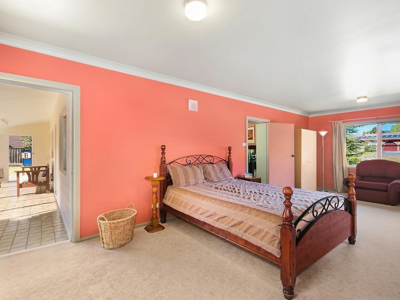 37 Pine Avenue, Wentworth Falls NSW 2782