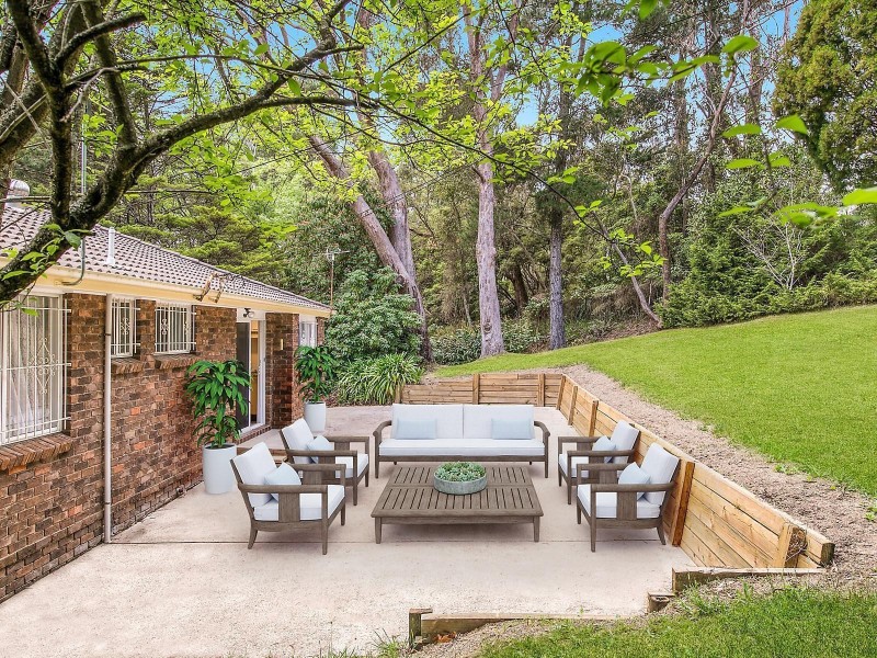 35 Taylor Avenue, Wentworth Falls NSW 2782