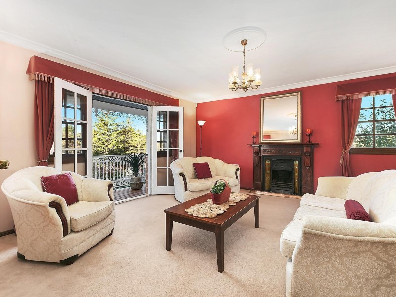 3 Maple Grove, Wentworth Falls NSW 2782