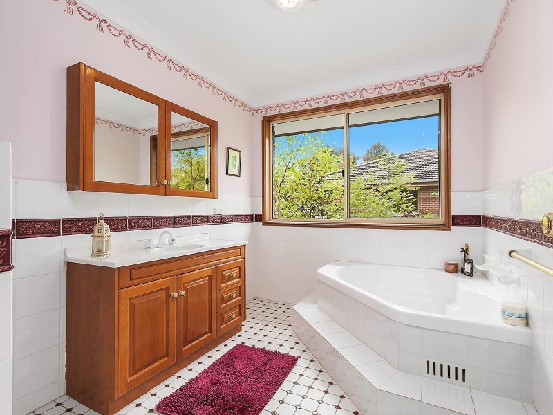 8 Galston Crescent, Leura NSW 2780