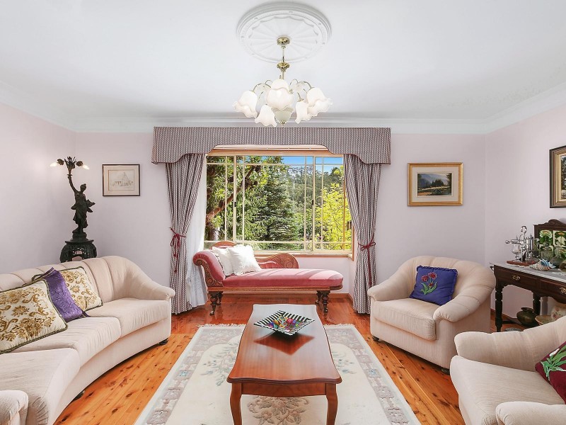 8 Galston Crescent, Leura NSW 2780