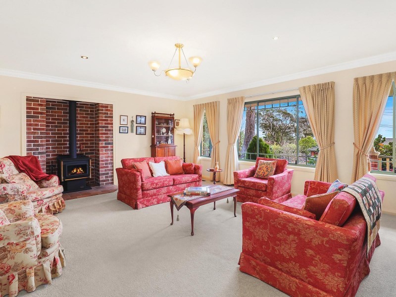 2 Panorama Crescent, Wentworth Falls NSW 2782