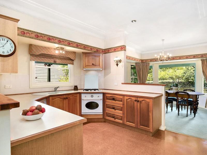 9 Angel Street, Wentworth Falls NSW 2782