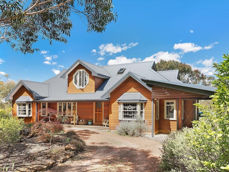 3 Lees Avenue, Wentworth Falls NSW 2782