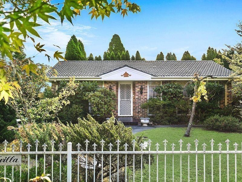 4 Edward Parade, Wentworth Falls NSW 2782