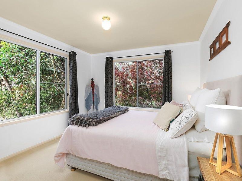 30 Banksia Road, Wentworth Falls NSW 2782