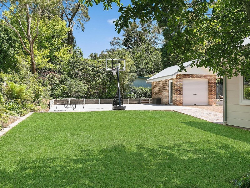 23 Scott Avenue, Leura NSW 2780