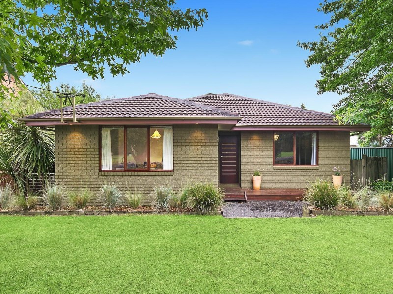 1 Maple Grove, Wentworth Falls NSW 2782