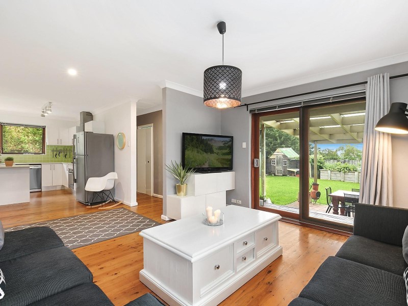 1 Maple Grove, Wentworth Falls NSW 2782