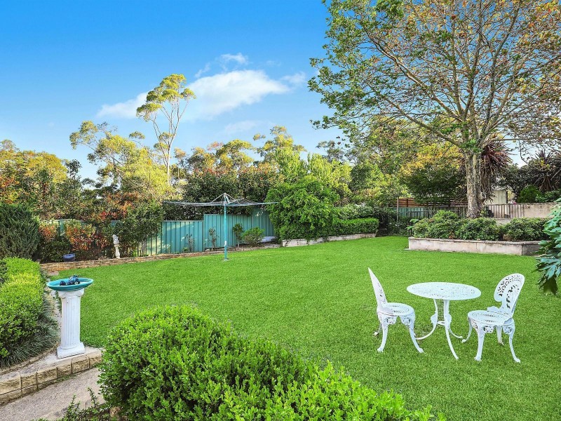 17 Careya Crescent, Woodford NSW 2778