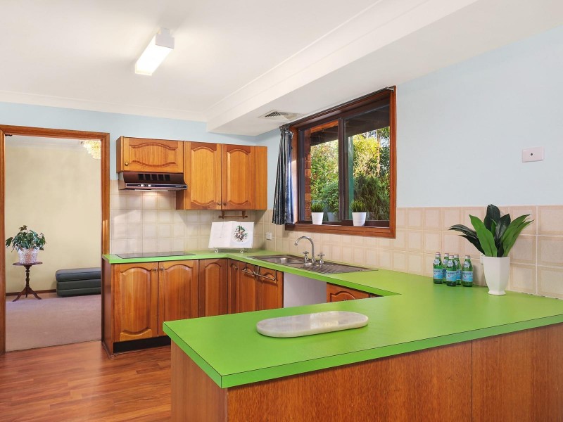 17 Careya Crescent, Woodford NSW 2778