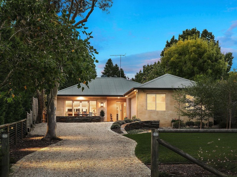 49 Toulon Avenue, Wentworth Falls NSW 2782