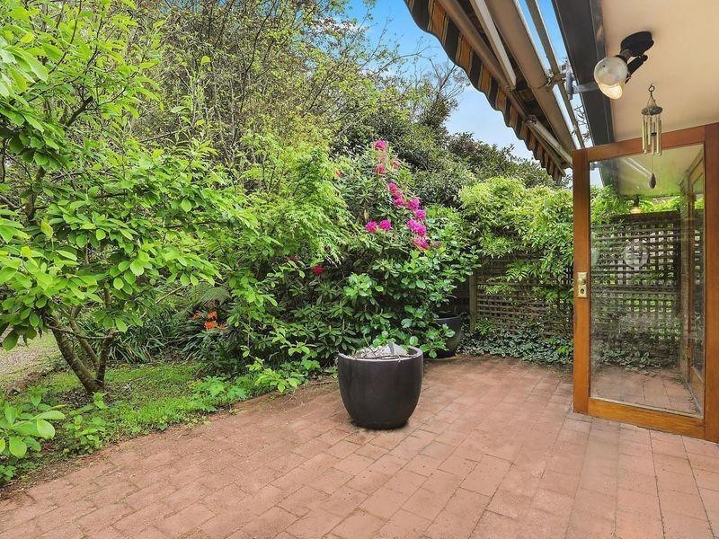 14 Farnham Avenue, Wentworth Falls NSW 2782