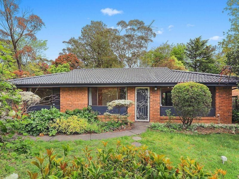 14 Farnham Avenue, Wentworth Falls NSW 2782