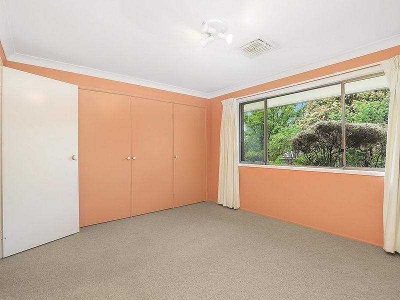 14 Farnham Avenue, Wentworth Falls NSW 2782