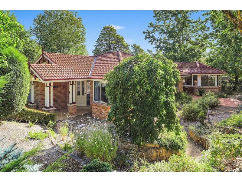 156 Blaxland Road, Wentworth Falls NSW 2782