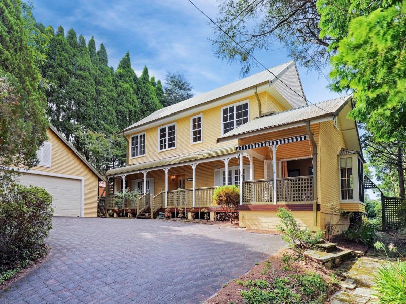 157 Blaxland Road, Wentworth Falls NSW 2782