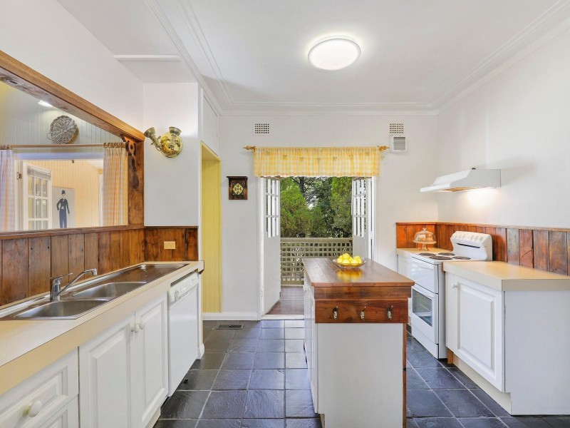 157 Blaxland Road, Wentworth Falls NSW 2782