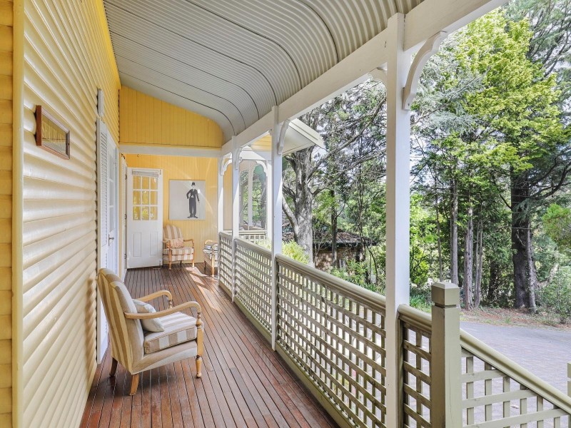 157 Blaxland Road, Wentworth Falls NSW 2782