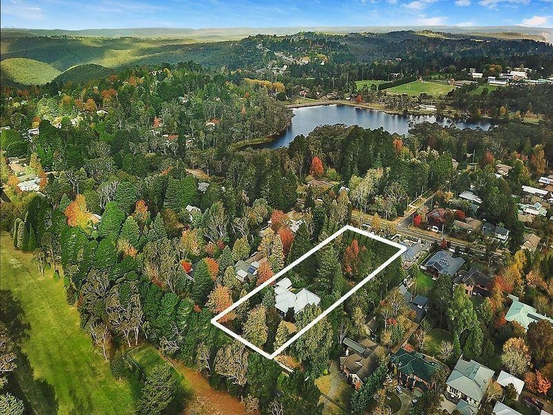 41 Toulon Avenue, Wentworth Falls NSW 2782