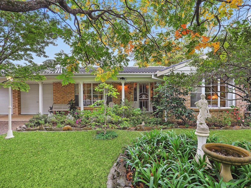 25 Pauline Avenue, Wentworth Falls NSW 2782