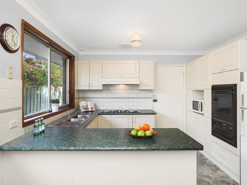 16 Pine Street, Hazelbrook NSW 2779