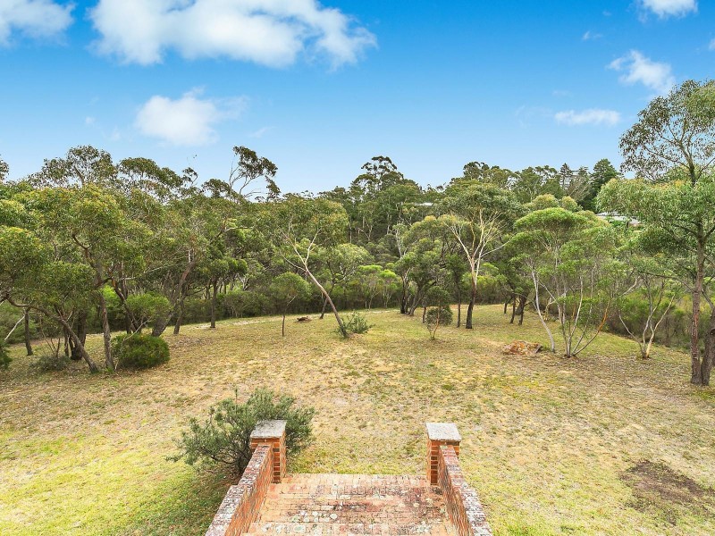 7 Darcy Close, Wentworth Falls NSW 2782