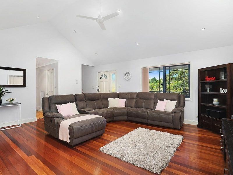 16 Wood Street, Wentworth Falls NSW 2782