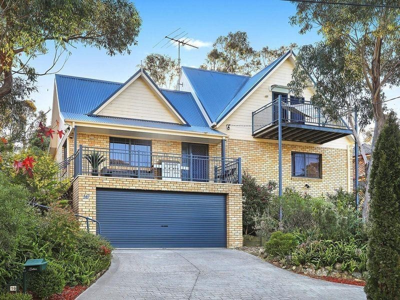 16 Wood Street, Wentworth Falls NSW 2782