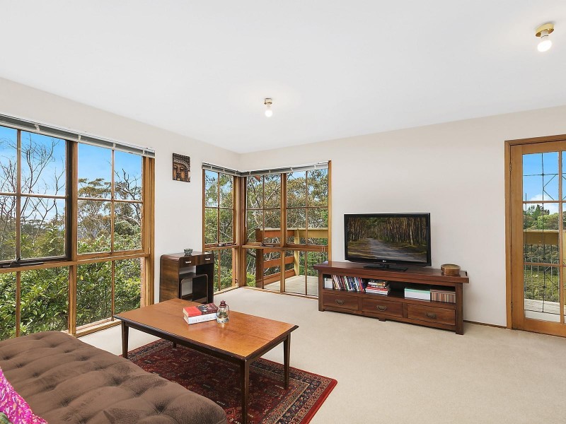 49 Henderson Road, Wentworth Falls NSW 2782