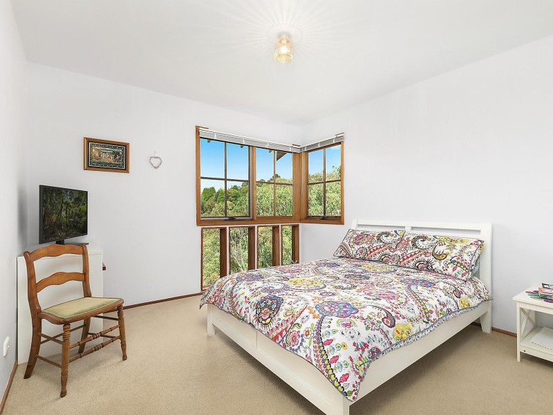 49 Henderson Road, Wentworth Falls NSW 2782