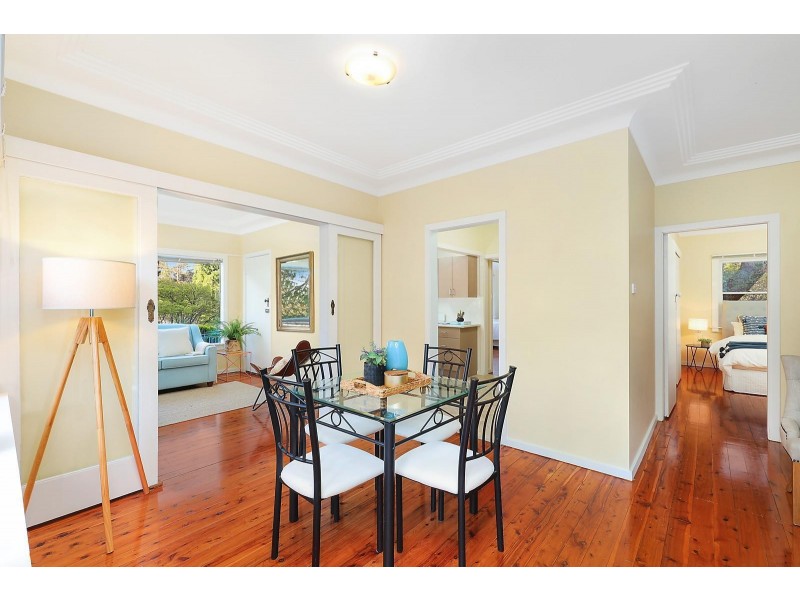 8 Yanko Avenue, Wentworth Falls NSW 2782