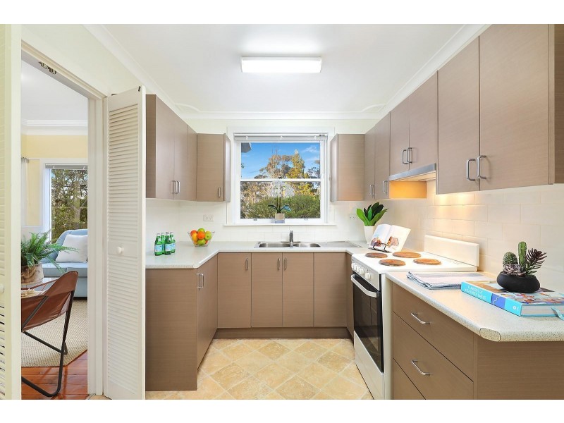 8 Yanko Avenue, Wentworth Falls NSW 2782