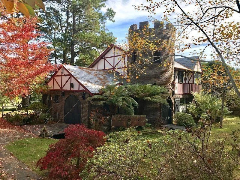 100 Blaxland Road, Wentworth Falls NSW 2782